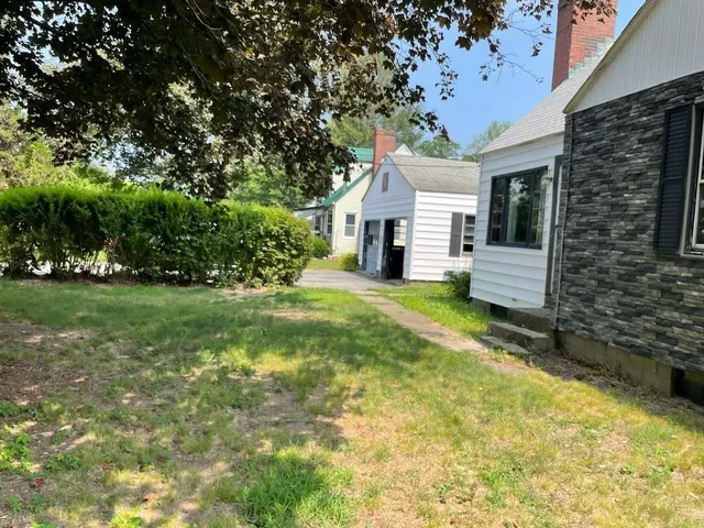 $2,300 | 814 Brattleboro Road, Hinsdale, NH 03451