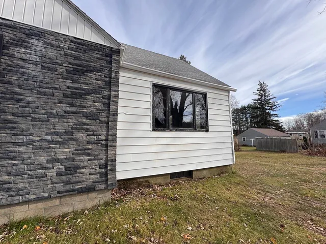 $2,300 | 814 Brattleboro Road, Hinsdale, NH 03451