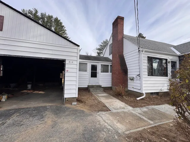 $2,300 | 814 Brattleboro Road, Hinsdale, NH 03451