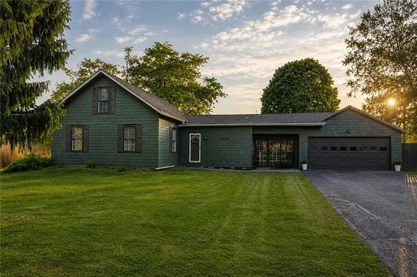 $350,000 | 4294 Bethel New Wilmington Road, New Wilmington, PA 16142