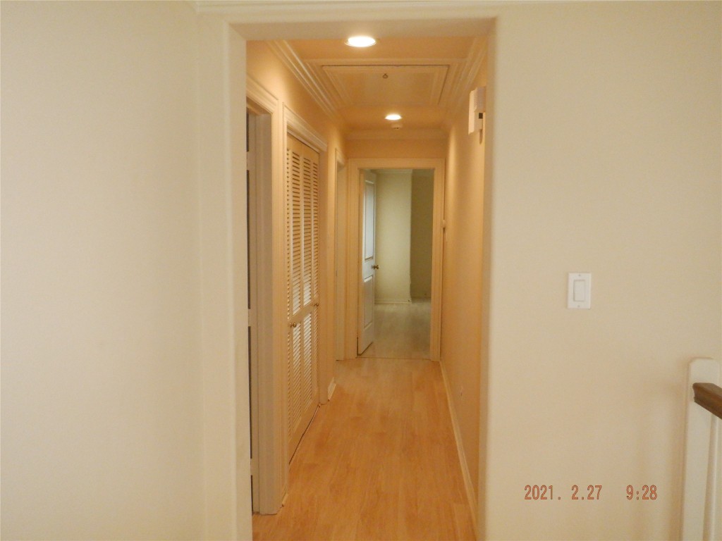 1903 Spring Cedar Lane Houston, TX 77077 - Photo 13 of 20 2nd floor walkway