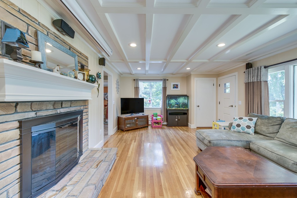 136 Westerly Road Plymouth, MA 02360 - Photo 6 of 19 Gallery Image 6