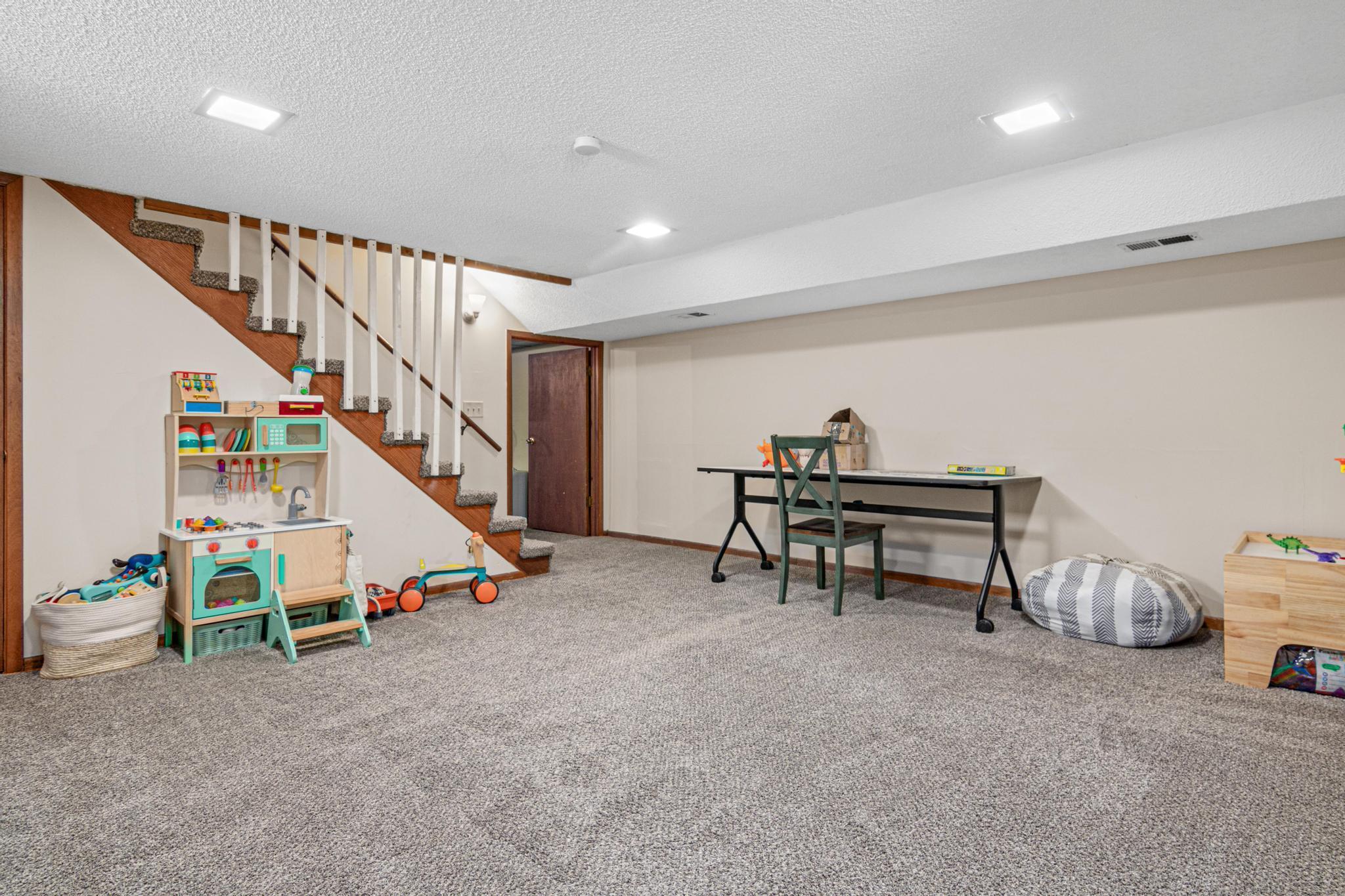 5045-5047 Sunnyside Road St. Paul, MN 55112 - Photo 10 of 38