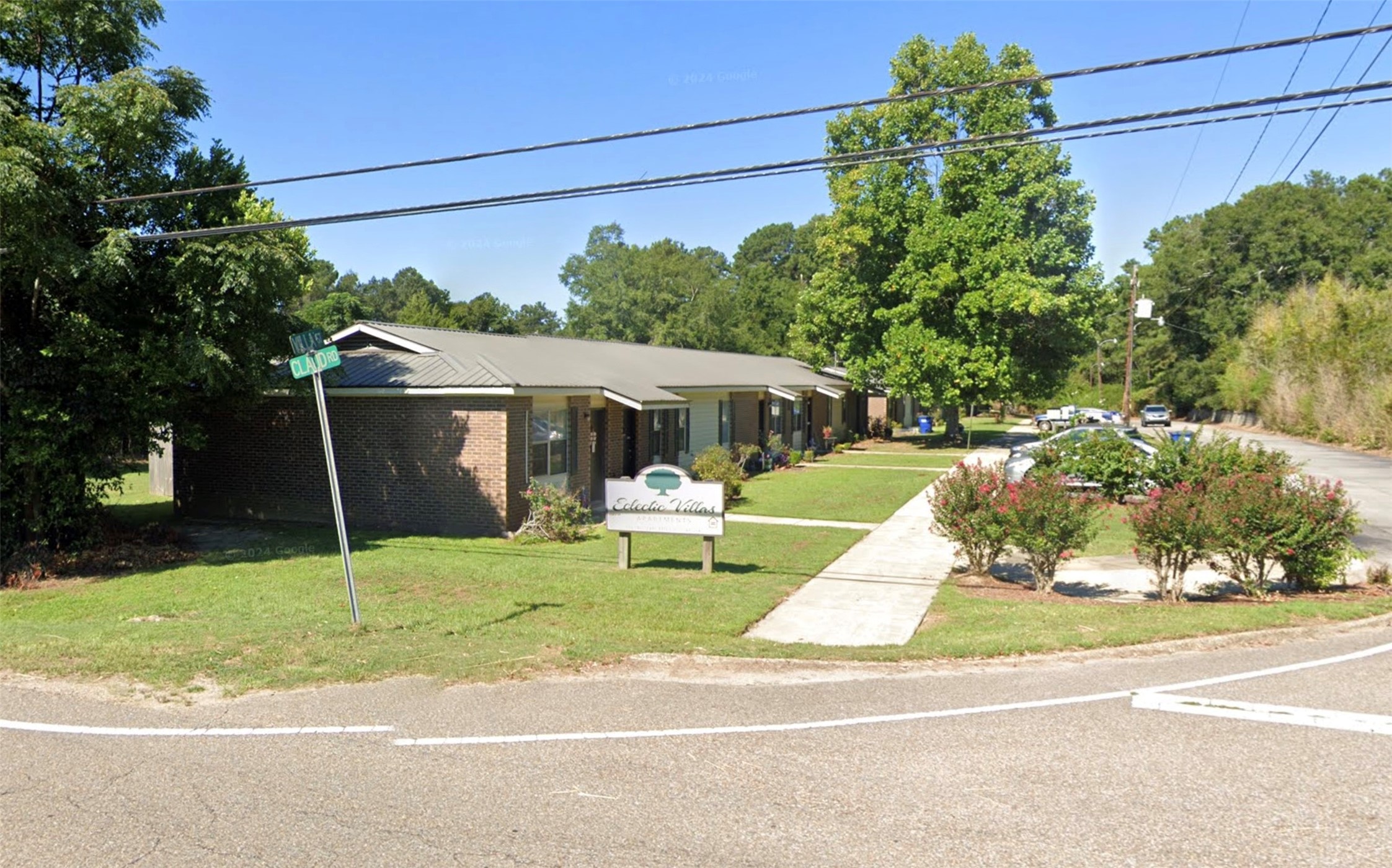 11 Villas Street Eclectic, AL 36024 - Photo 2 of 6 a house view with a garden space