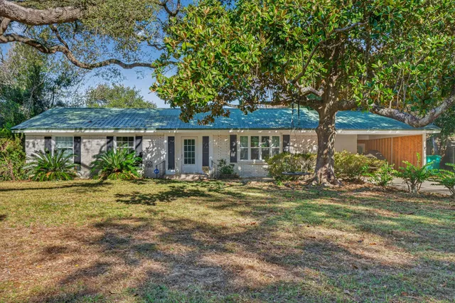 $349,500 | 9 Walnut Avenue, Shalimar, FL 32579