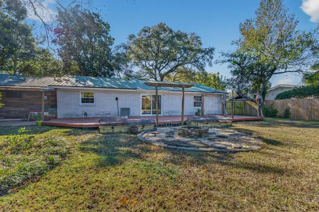 $349,500 | 9 Walnut Avenue, Shalimar, FL 32579