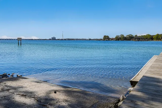 $349,500 | 9 Walnut Avenue, Shalimar, FL 32579