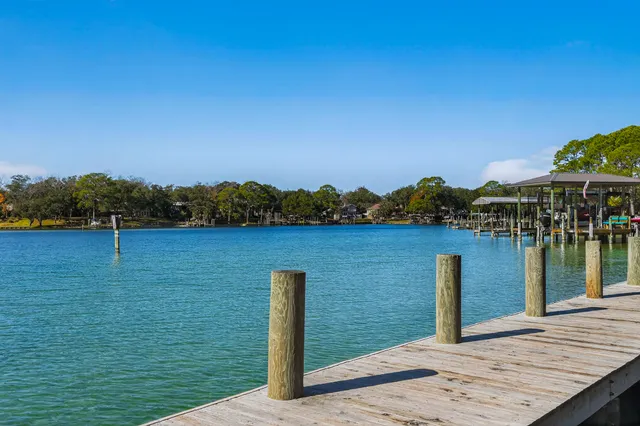 $349,500 | 9 Walnut Avenue, Shalimar, FL 32579