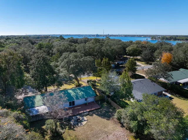 $349,500 | 9 Walnut Avenue, Shalimar, FL 32579