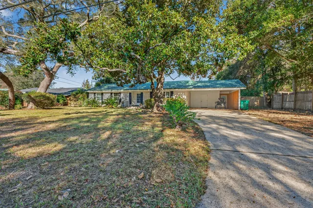 $349,500 | 9 Walnut Avenue, Shalimar, FL 32579