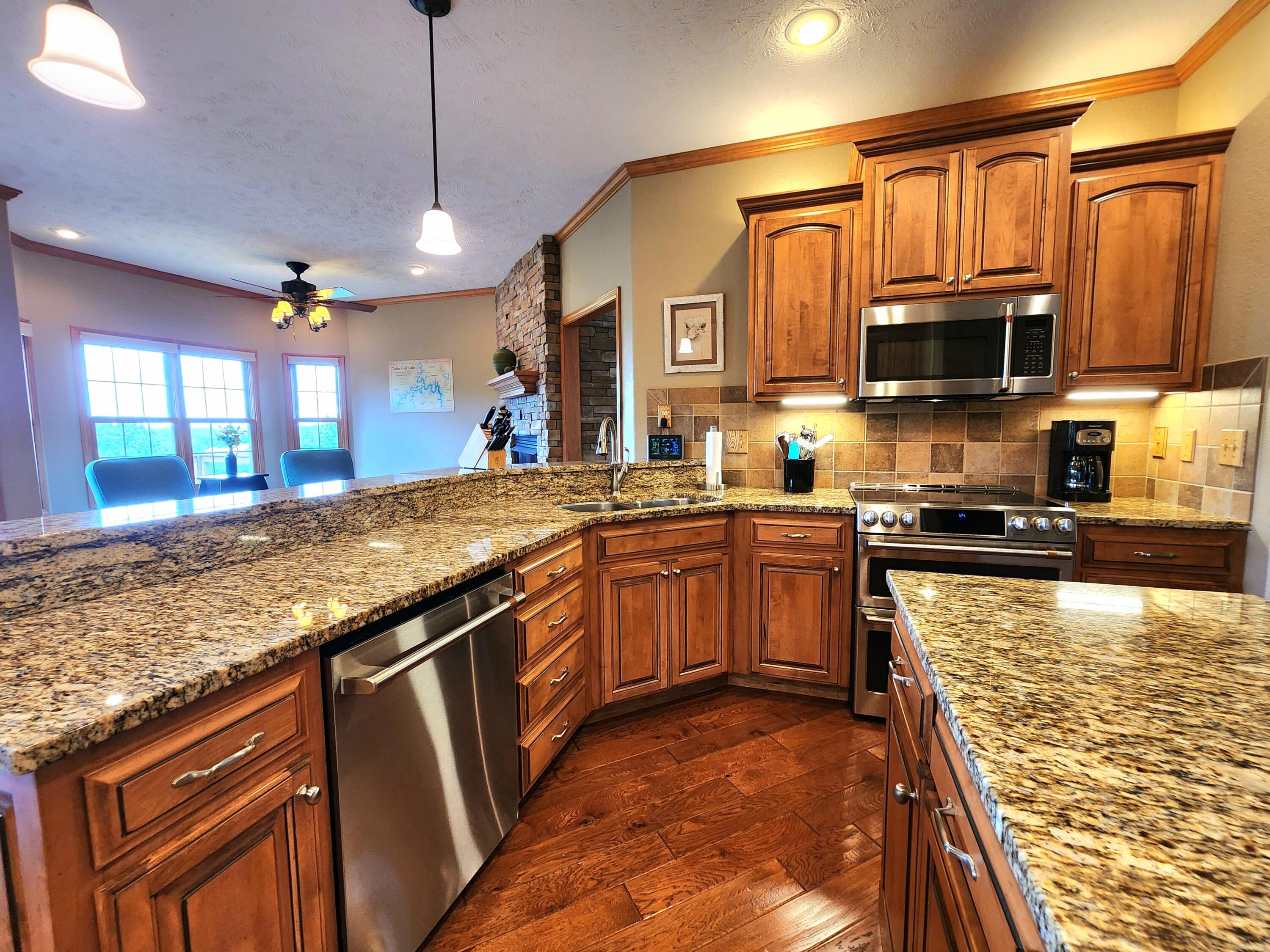 231 Kingsgate Road Lampe, MO 65681 - Photo 19 of 96 18