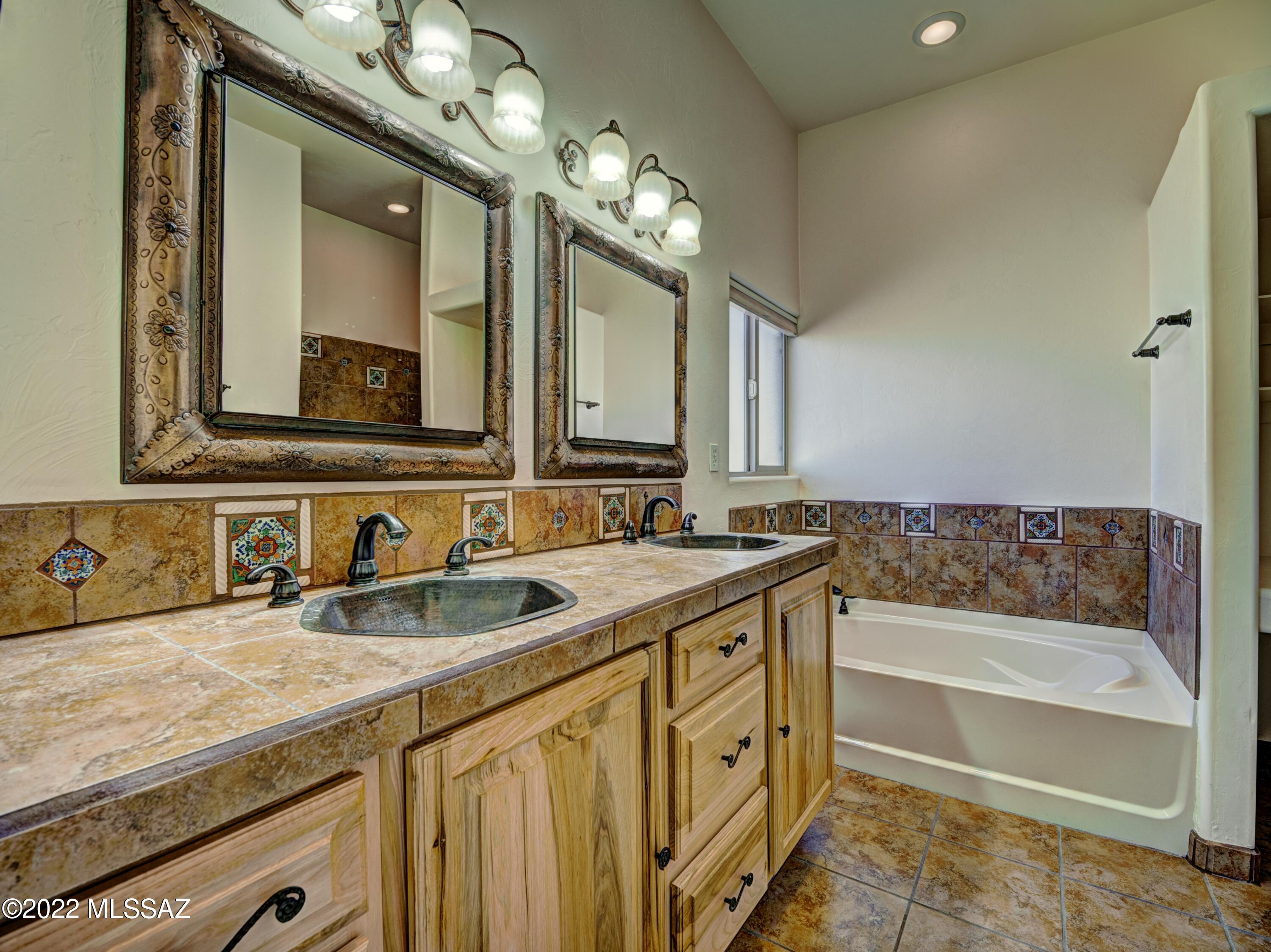 1360 Esta Corte Corte, Unit CORTE Rio Rico, AZ 85648 - Photo 19 of 32