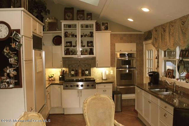 295 Millstone Road Perrineville, NJ 08535 - Photo 2 of 14 dan7