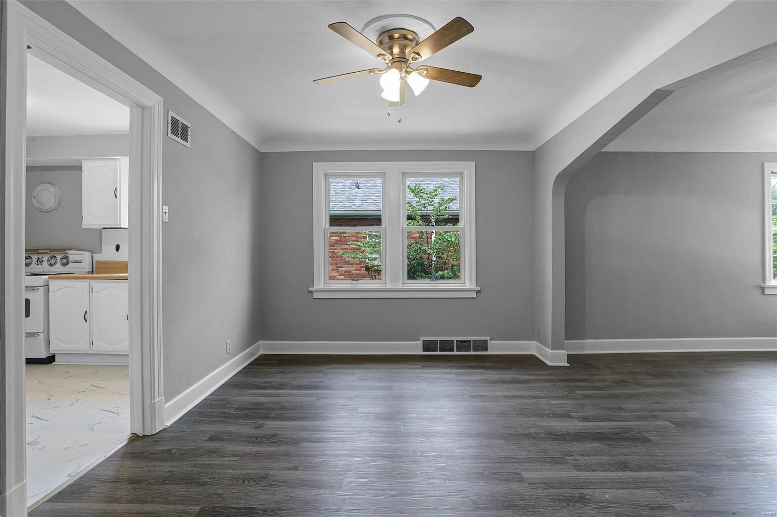 3713 Brown Road St. Louis, MO 63114 - Photo 8 of 26 Gallery Image 8