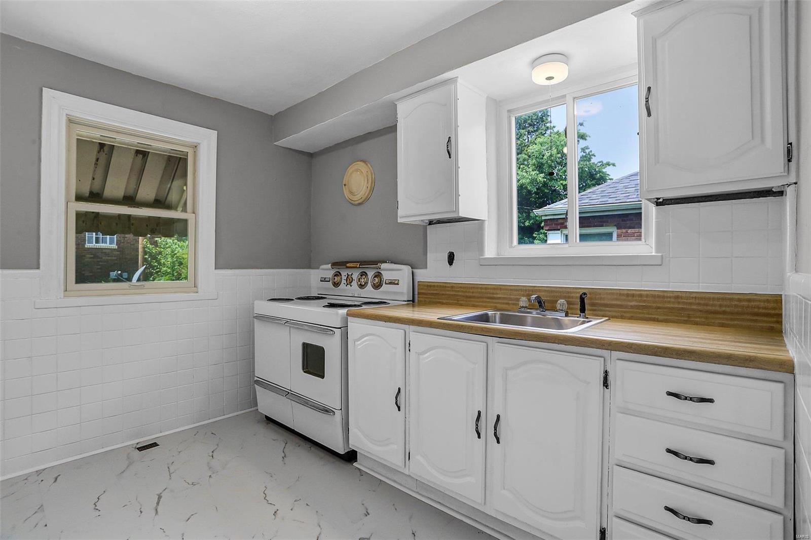 3713 Brown Road St. Louis, MO 63114 - Photo 10 of 26 Gallery Image 10