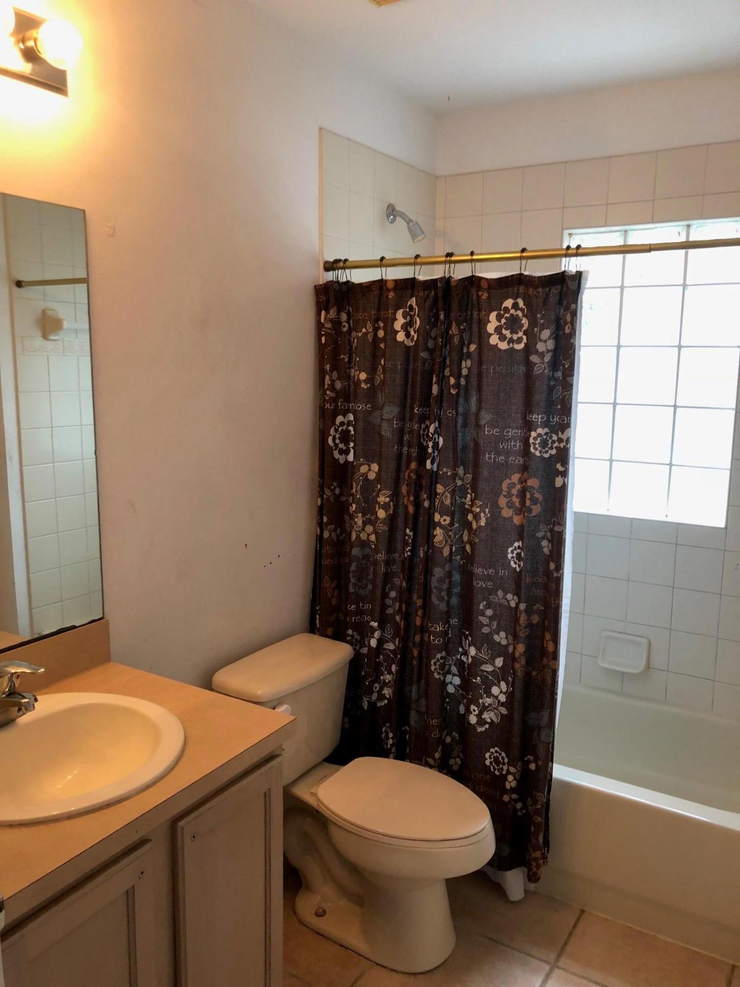 2010 Little Torch Street Riviera Beach, FL 33407 - Photo 6 of 32 6