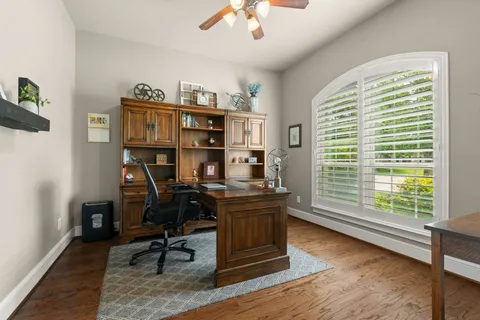 $900,000 | 23 Mariscal Place, The Woodlands, TX 77389