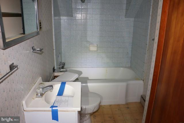25251 Cascade Road Cascade, MD 21719 - Photo 11 of 17 Bathroom