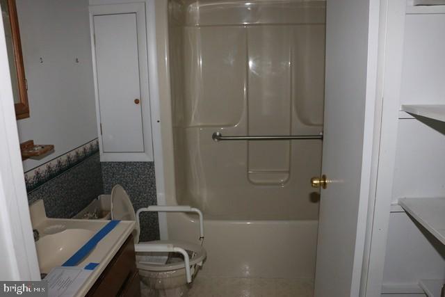 25251 Cascade Road Cascade, MD 21719 - Photo 5 of 17 Bathroom