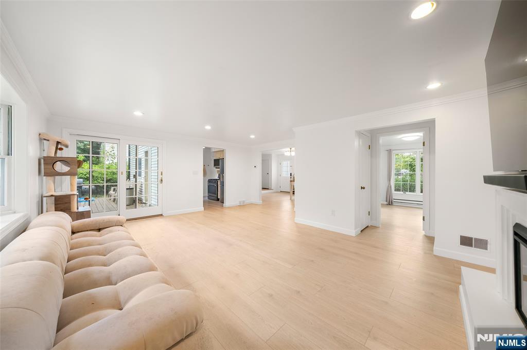 85 Park Avenue Cresskill, NJ 07626 - Photo 8 of 29