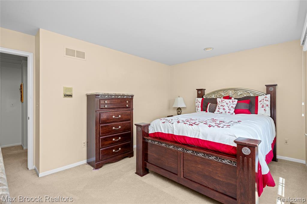 31223 Country Ridge Circle Farmington Hills, MI 48331 - Photo 40 of 62