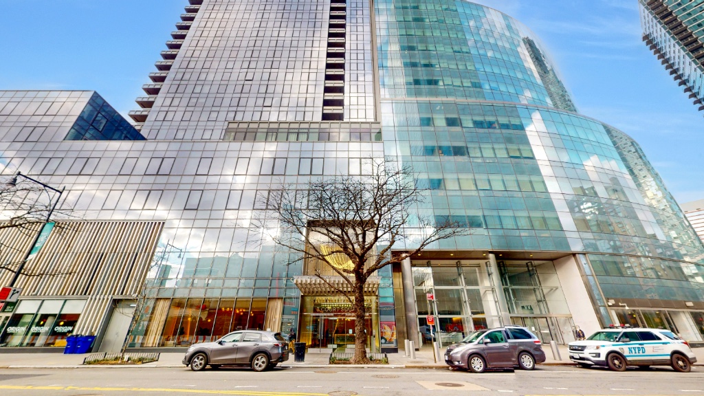 3 Court Square, Unit 4205 Queens, NY 11101 - Photo 14 of 18 Photo 14