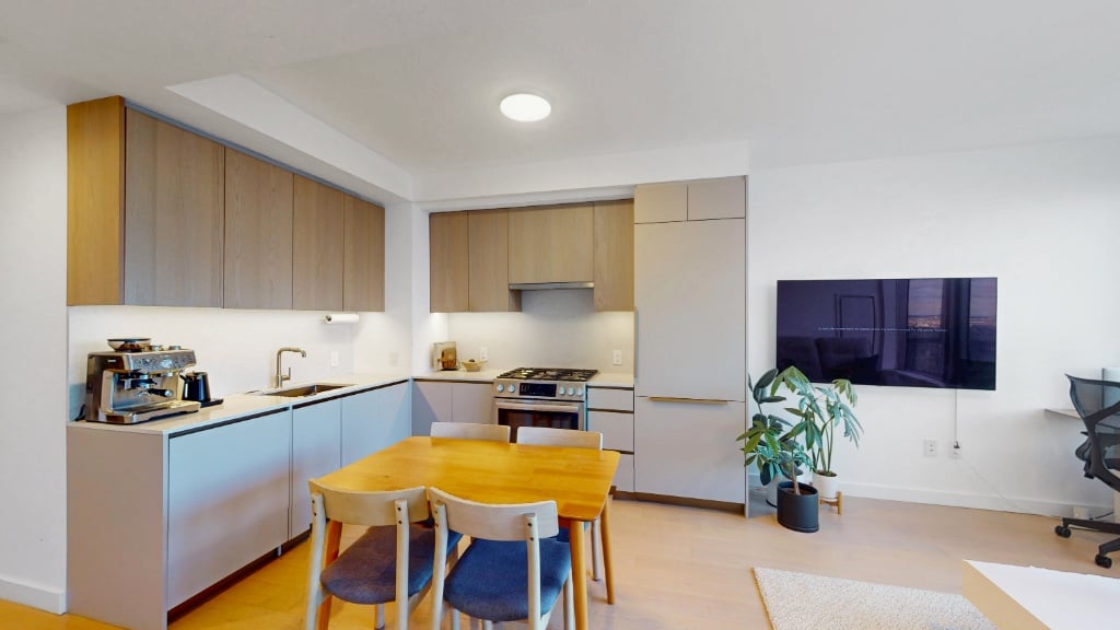 3 Court Square, Unit 4205 Queens, NY 11101 - Photo 4 of 18 Photo 4