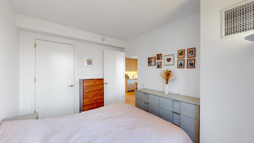 3 Court Square, Unit 4205 Queens, NY 11101 - Photo 6 of 18 Photo 6