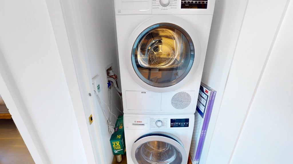 3 Court Square, Unit 4205 Queens, NY 11101 - Photo 9 of 18 Photo 9