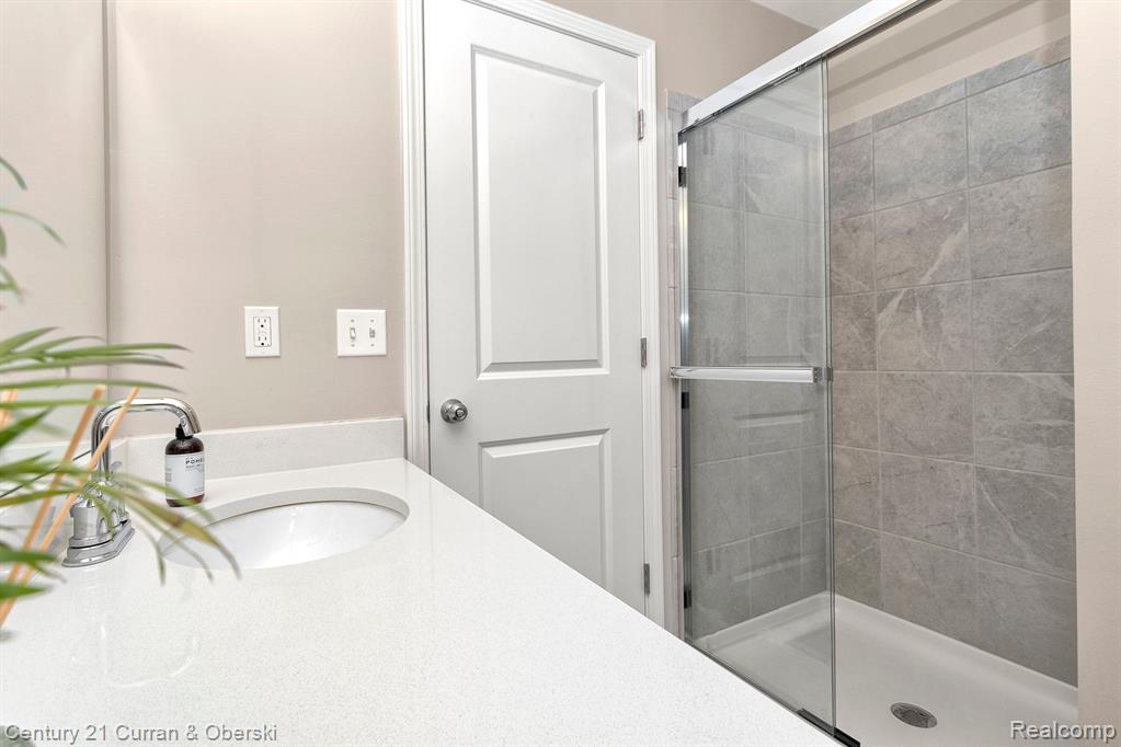 2500 Normandy Road, Unit 42 Royal Oak, MI 48073 - Photo 32 of 63