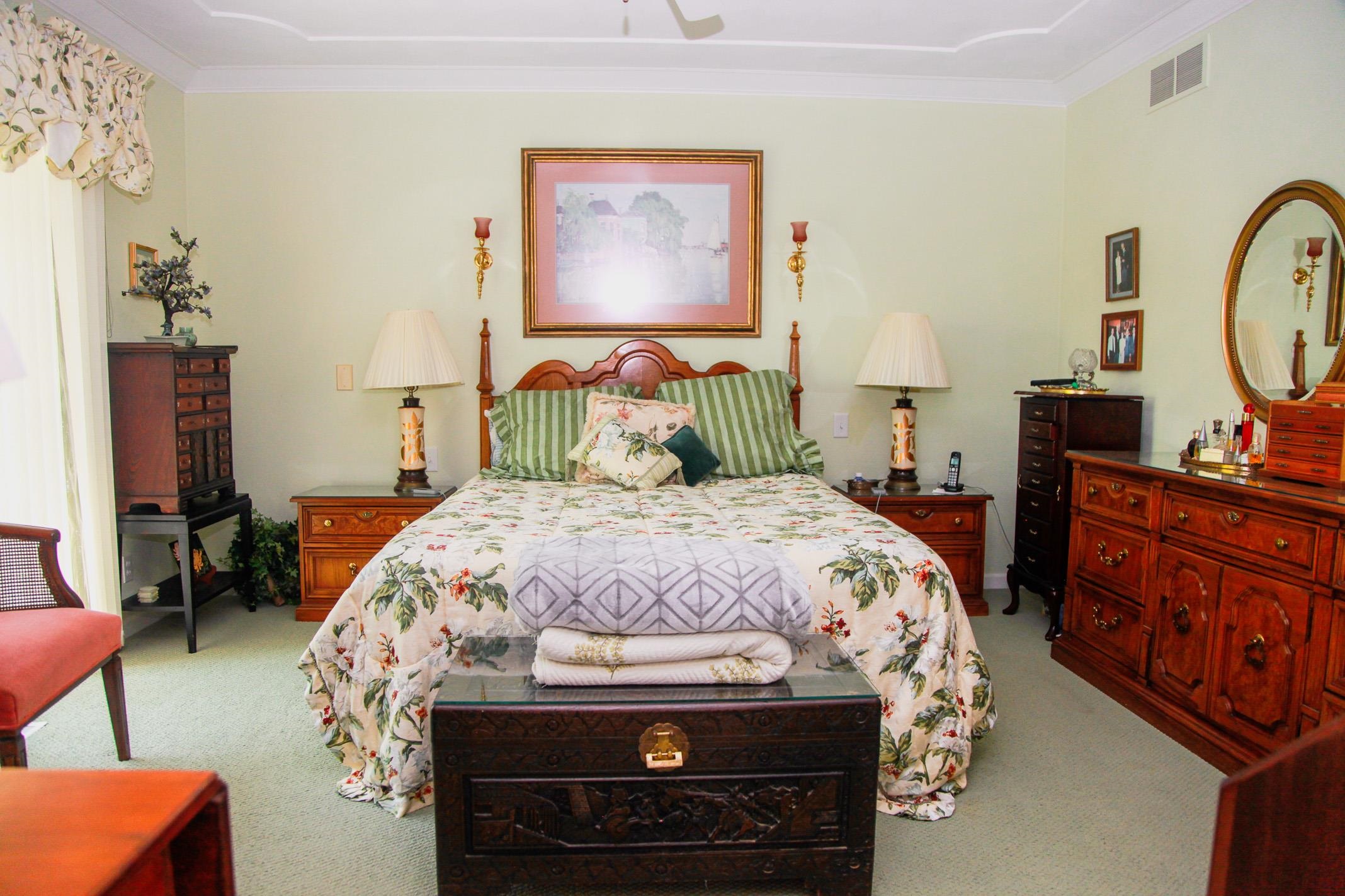 3001 Countryside Lane Freeport, IL 61032 - Photo 16 of 47 a bedroom with a bed and a dresser