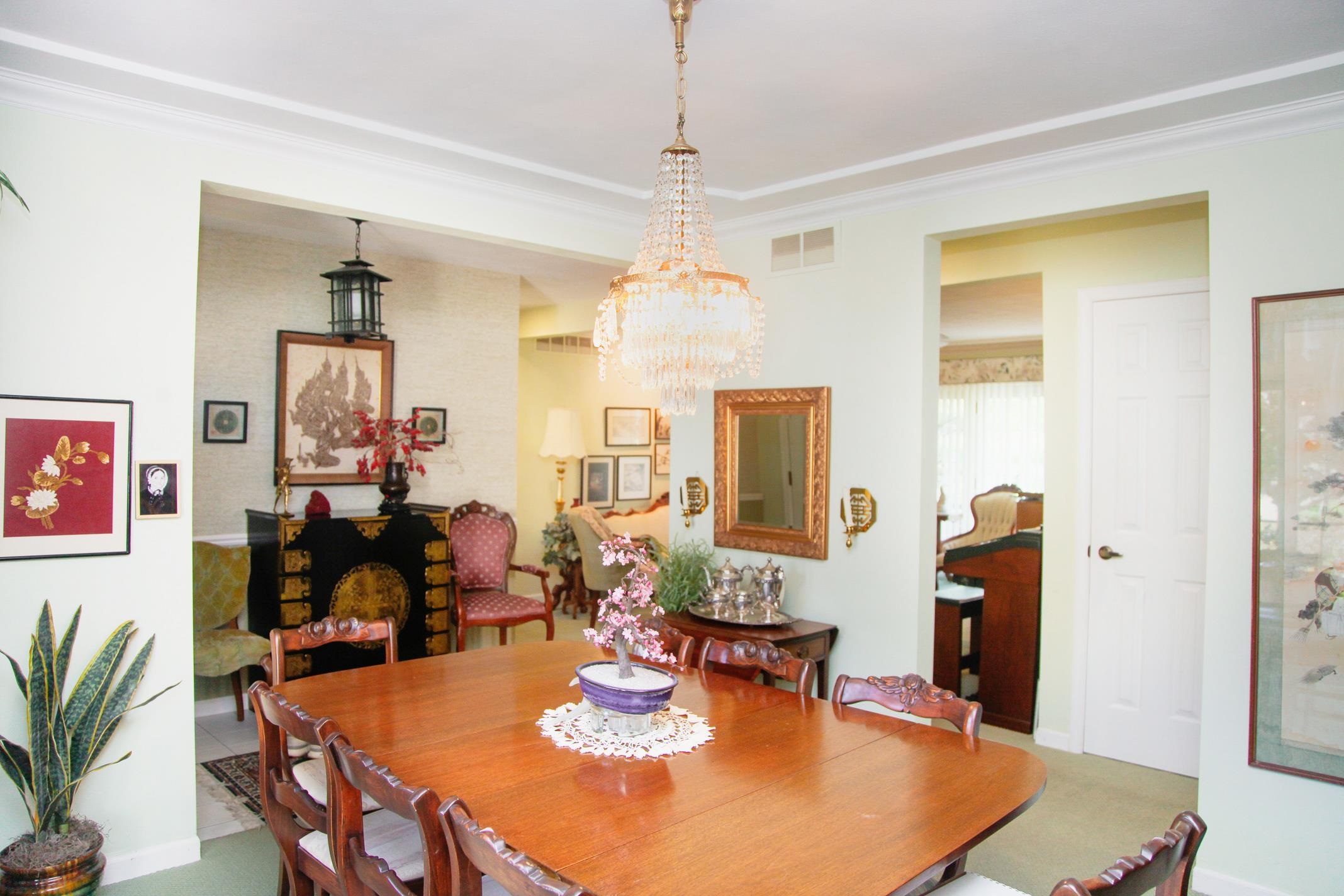 3001 Countryside Lane Freeport, IL 61032 - Photo 2 of 47 a dining room with furniture and window