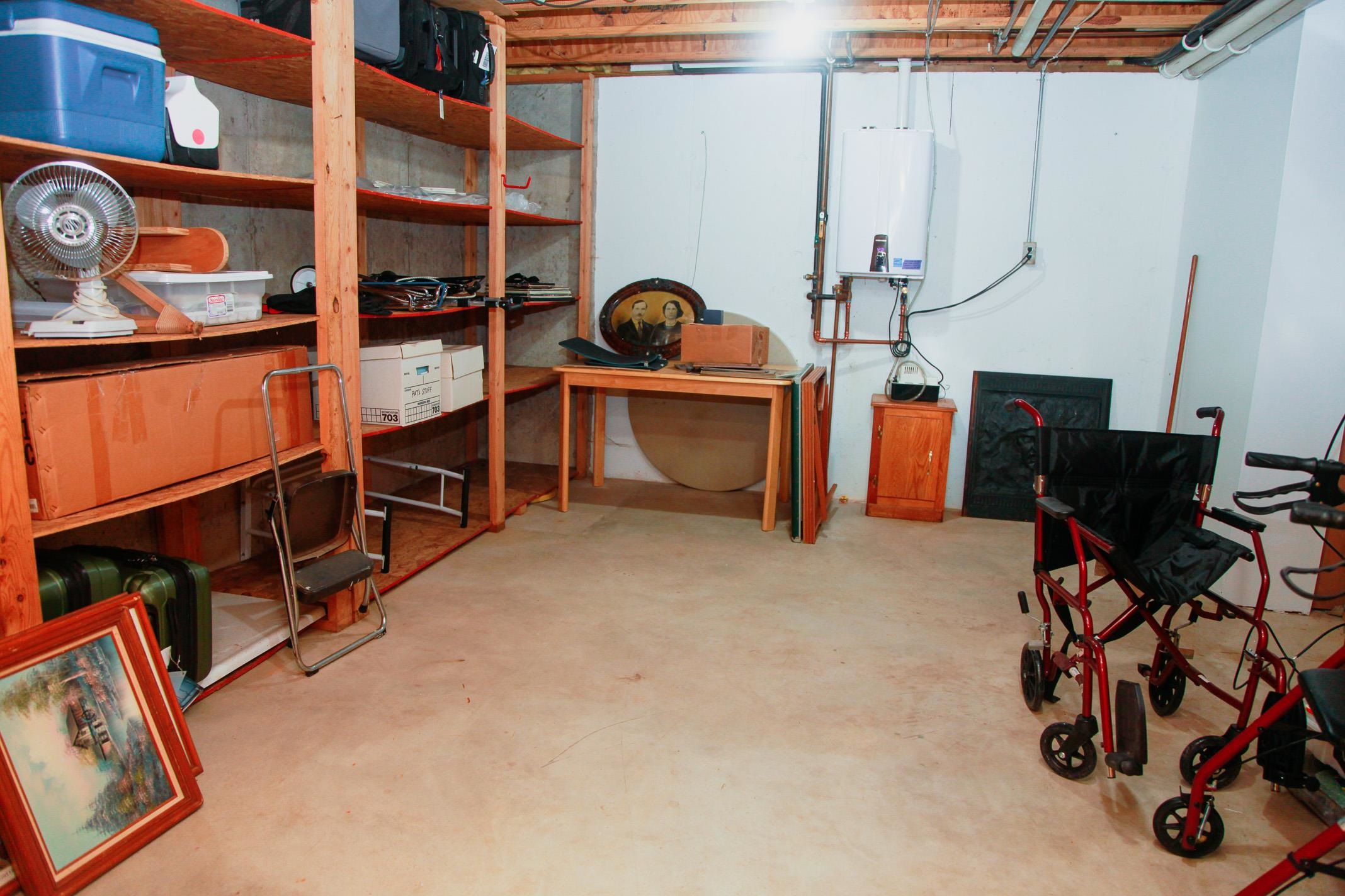 3001 Countryside Lane Freeport, IL 61032 - Photo 36 of 47 a view of a room with gym equipment