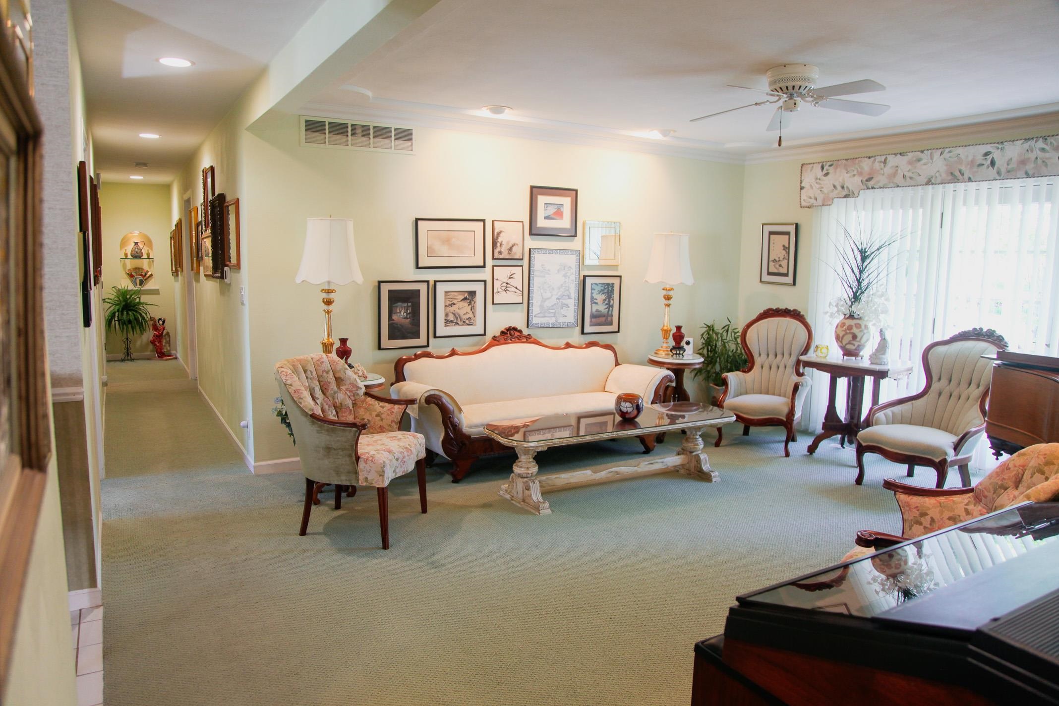 3001 Countryside Lane Freeport, IL 61032 - Photo 8 of 47 a bedroom with furniture and a chandelier