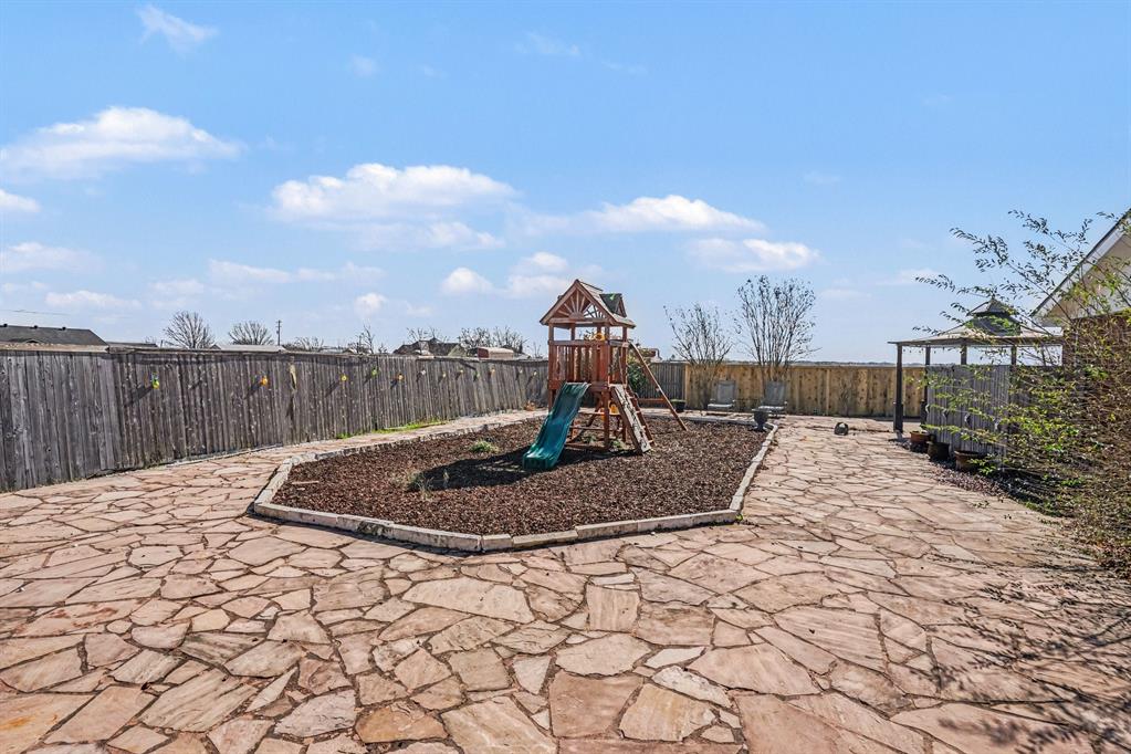 21664 Highway 34 Terrell, TX 75161 - Photo 31 of 34 a roof view
