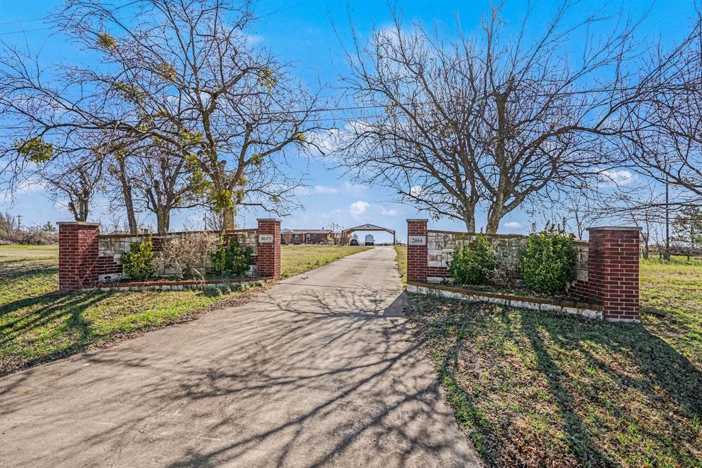 21664 Highway 34 Terrell, TX 75161 - Photo 34 of 34 a view of a yard with plants and trees