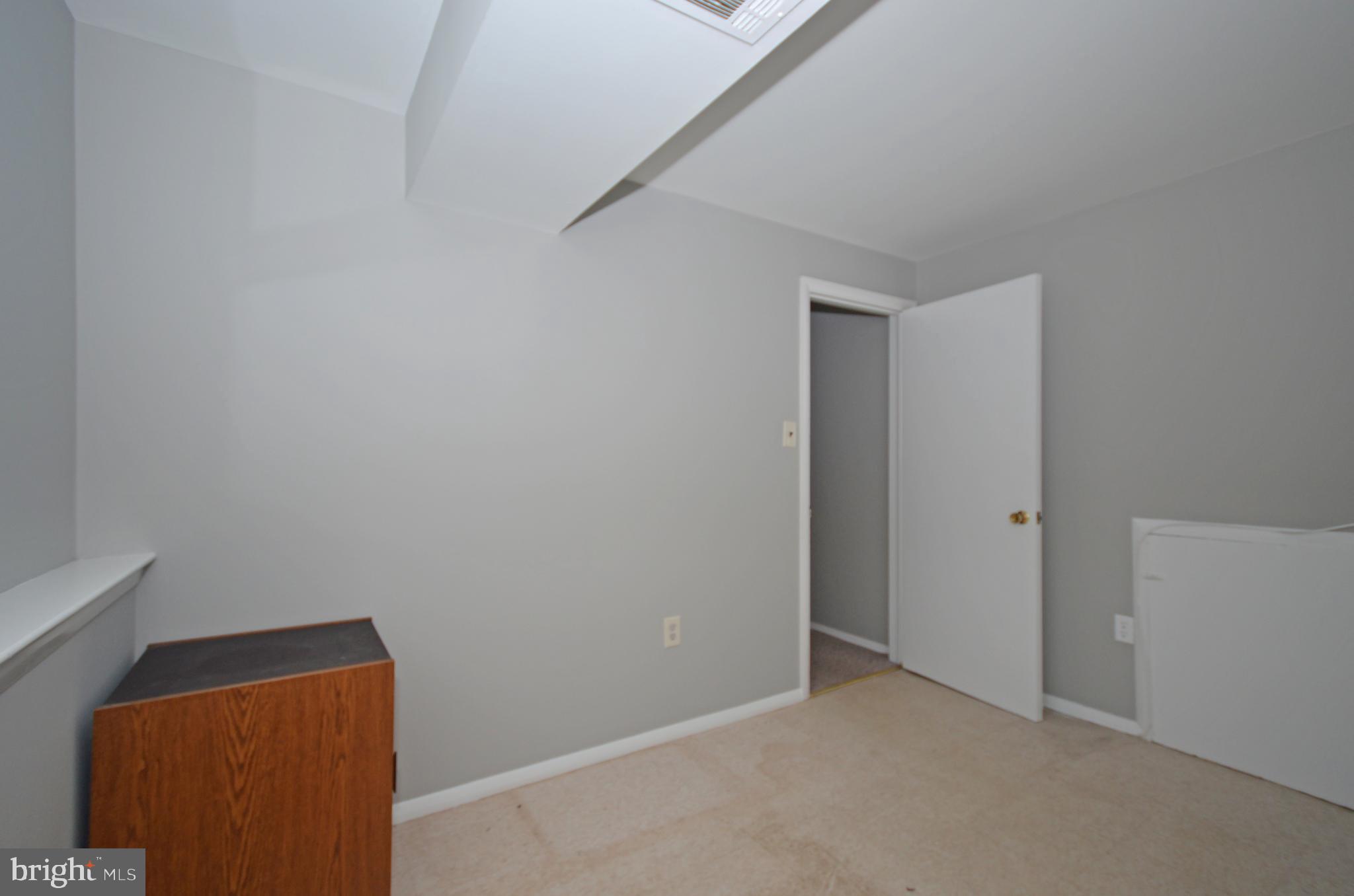 9662 Dundawan Road Baltimore, MD 21236 - Photo 39 of 50 Office/spare room