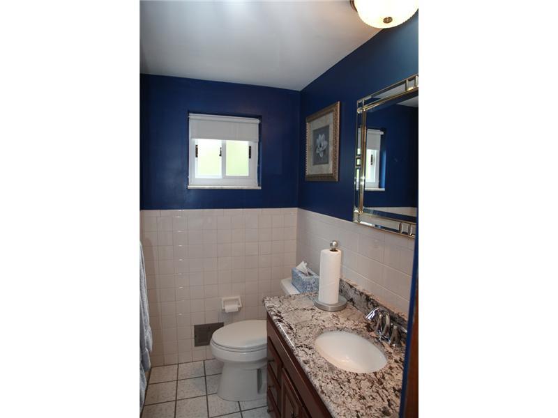 1349 Akehurst Road Pittsburgh, PA 15220 - Photo 13 of 20 Full Bath.