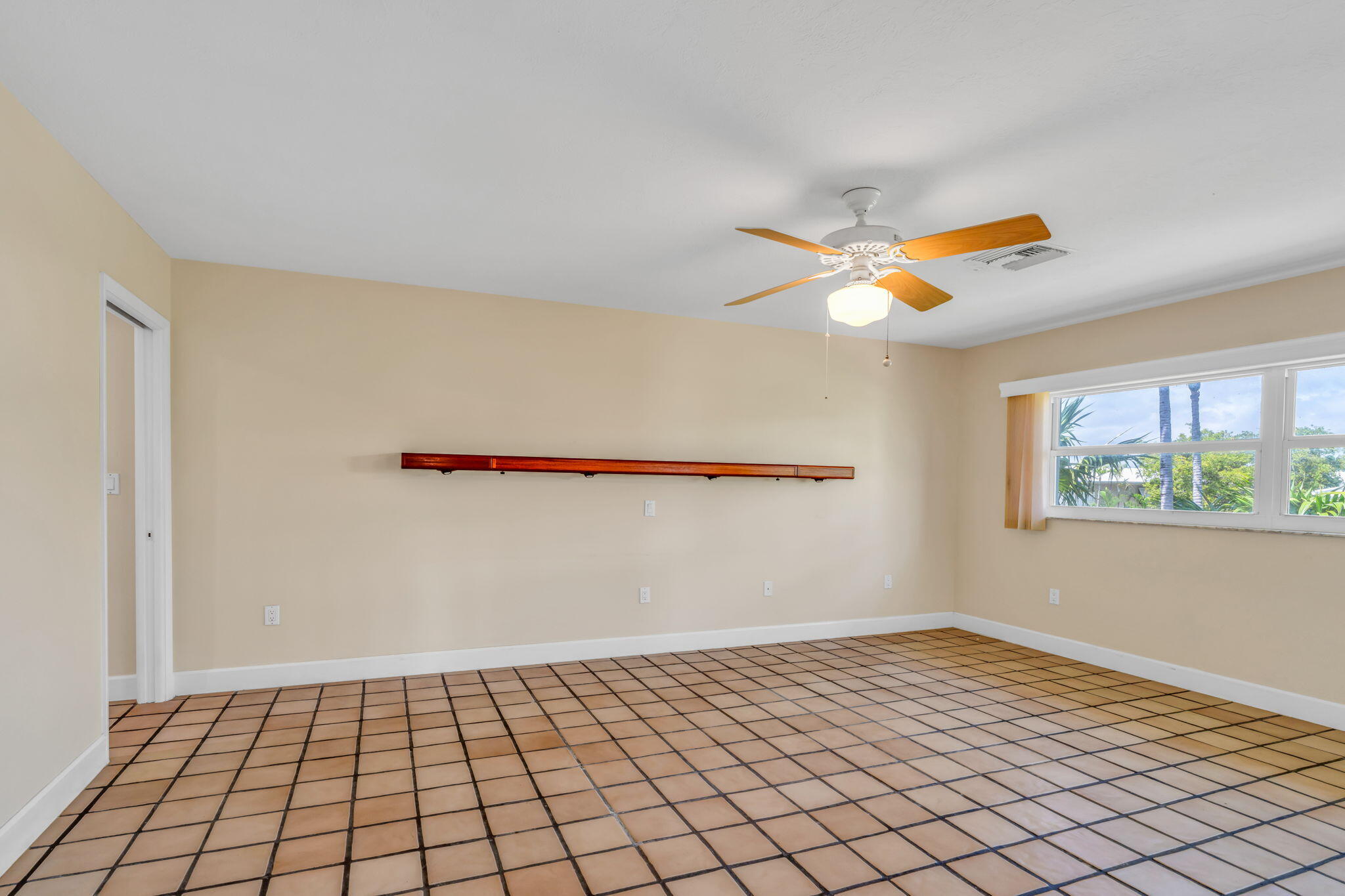 28573 Le Grand Road Summerland Key, FL 33042 - Photo 14 of 41 1st Floor Primary Bedroom
