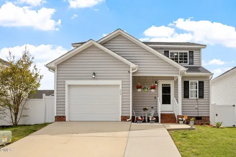 $325,000 | 313 Pittsboro Street, Fuquay-Varina, NC 27526