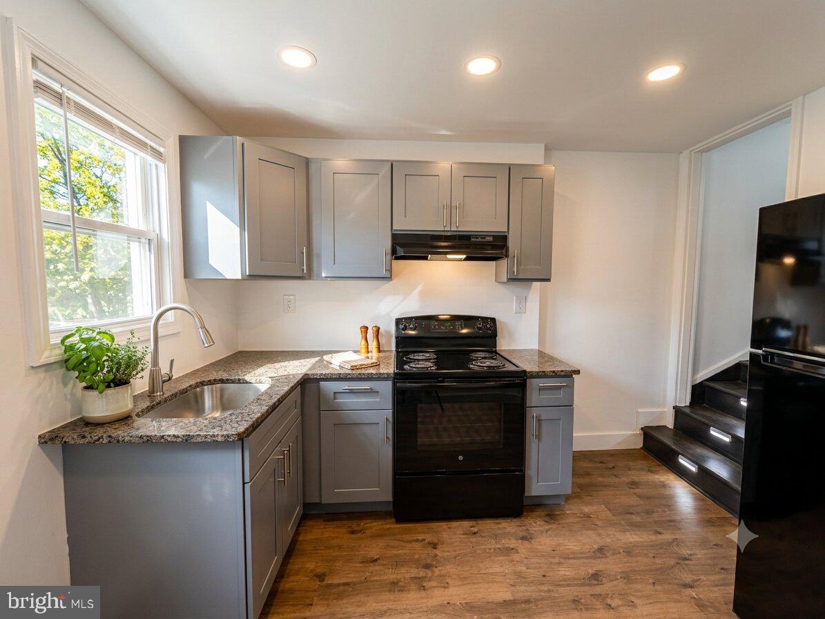 3016 Gransback Street Philadelphia, PA 19134 - Photo 2 of 10