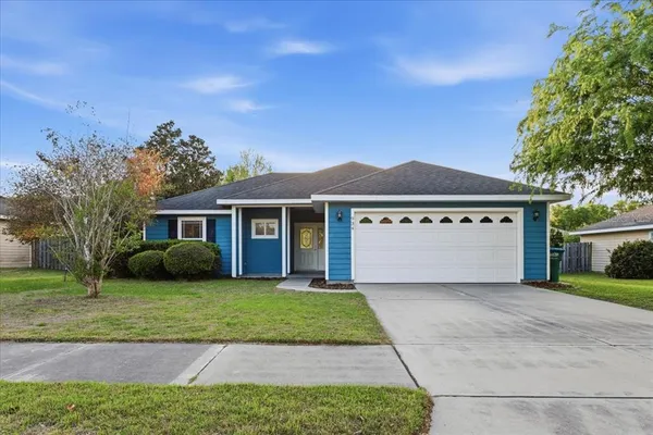 $299,999 | 934 Northwest 255 Way, Newberry, FL 32669