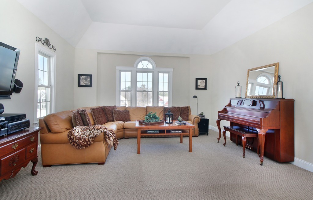 40 Brandywine Road Franklin, MA 02038 - Photo 11 of 26 Gallery Image 11