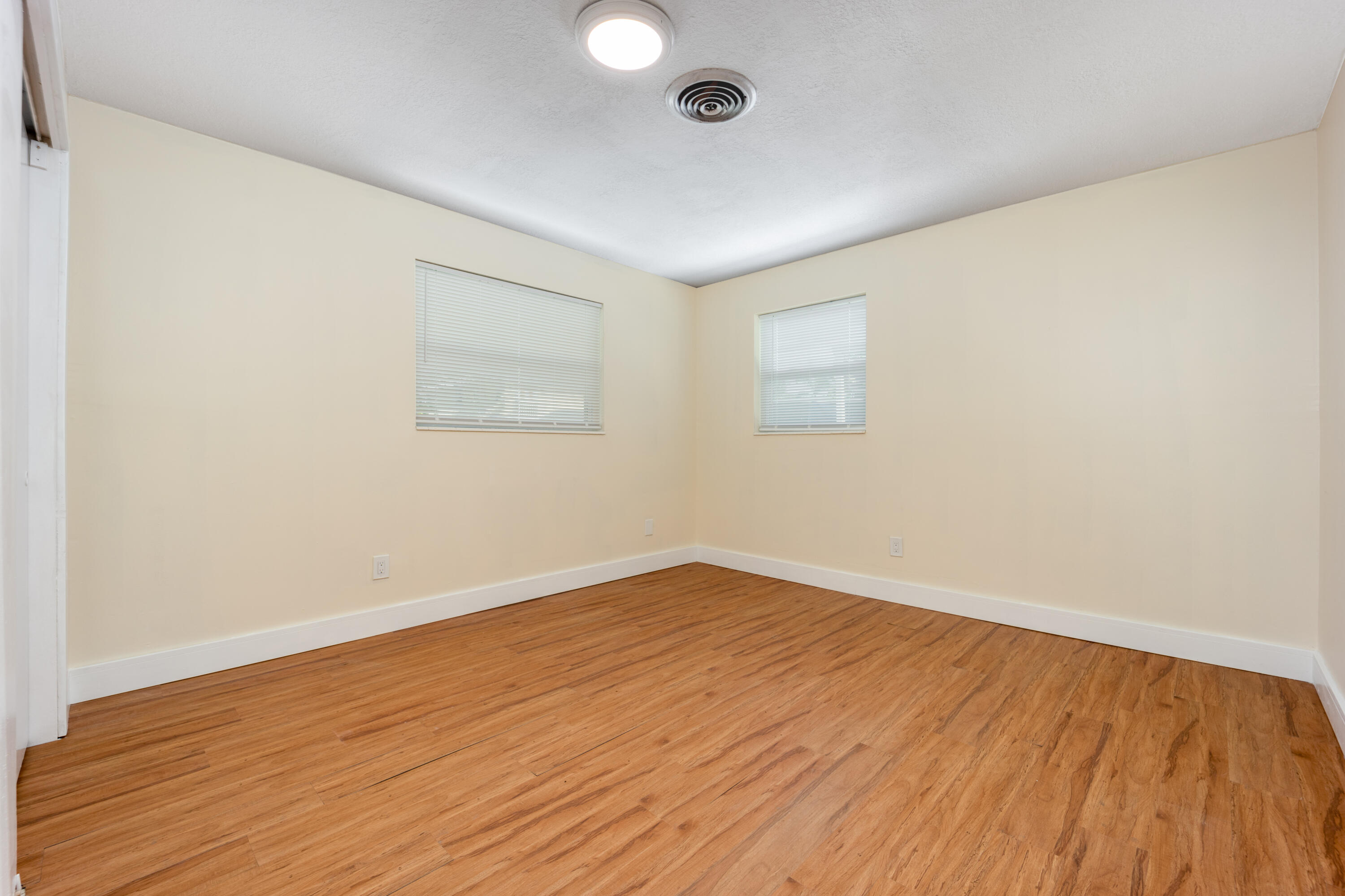 100 Southwest Hideaway Place Stuart, FL 34994 - Photo 14 of 27 100 SW Hideaway Place-12