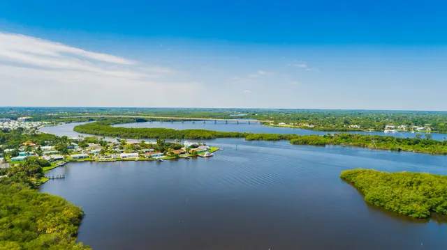 $2,450 | 100 Southwest Hideaway Place, Stuart, FL 34994