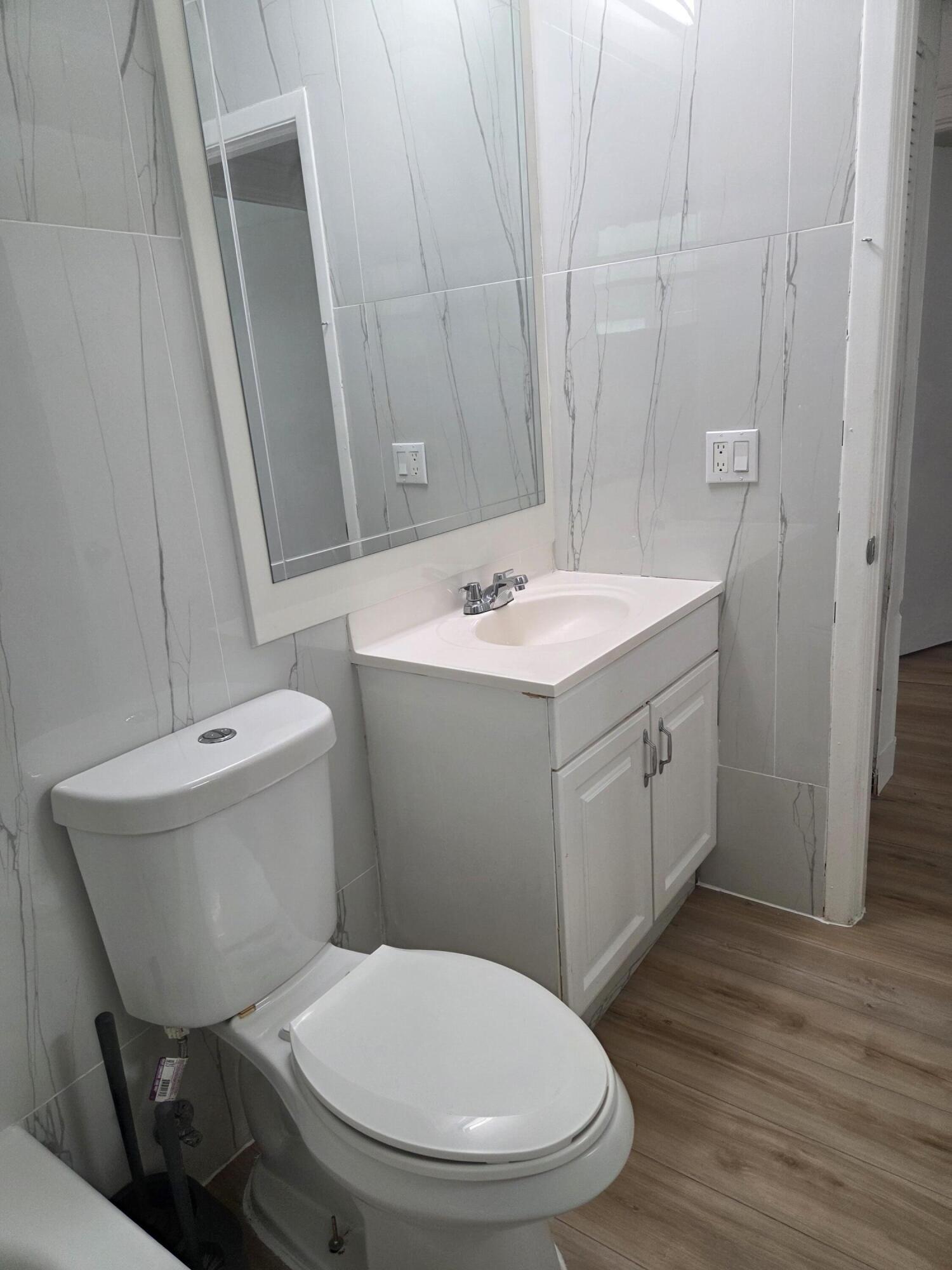 100 Southwest Hideaway Place Stuart, FL 34994 - Photo 24 of 27 100 bth sink