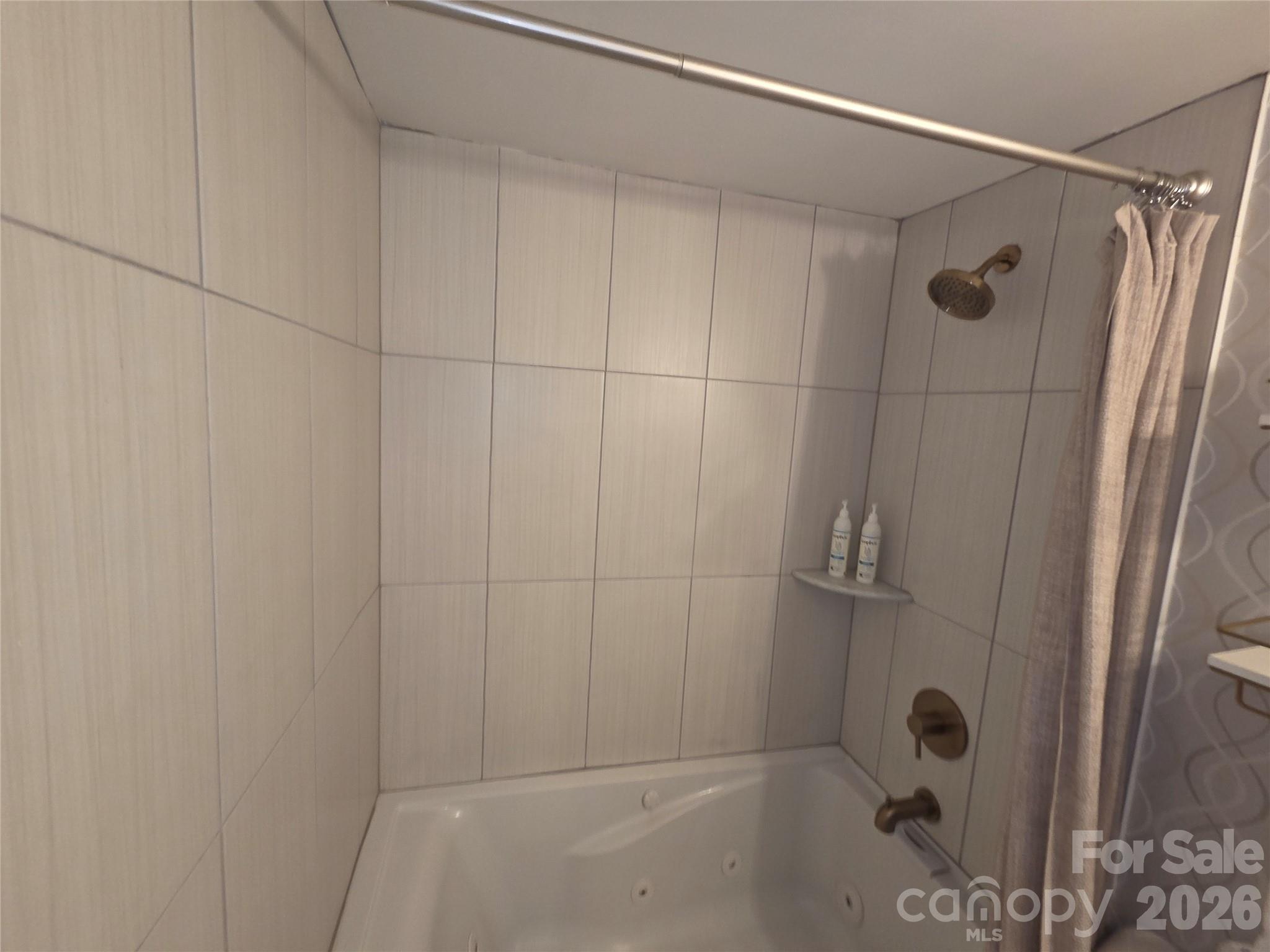 108 Northridge Road, Unit 1B Banner Elk, NC 28604 - Photo 20 of 34 a bathroom with a shower