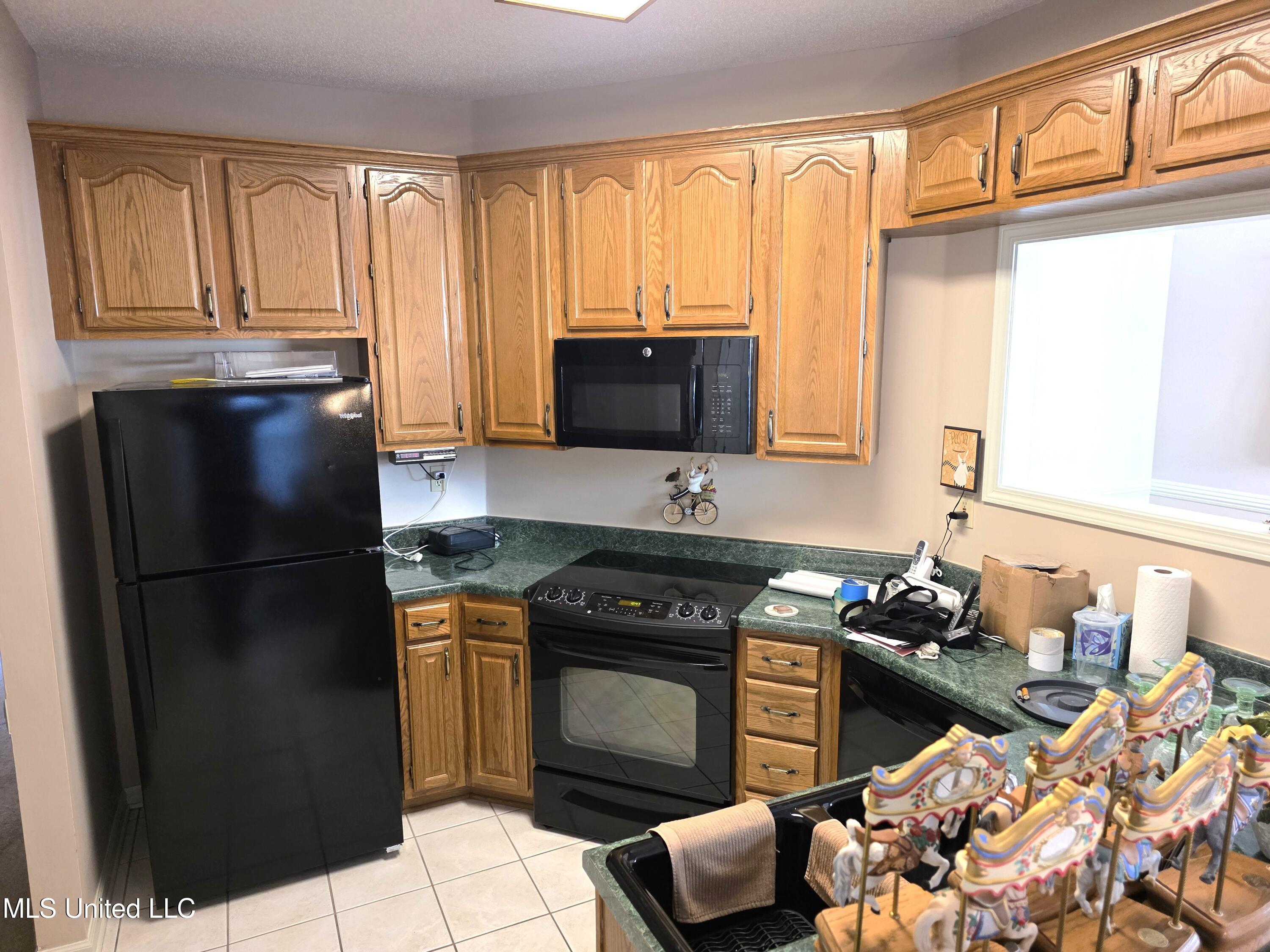 8318 Waverly Cove Olive Branch, MS 38654 - Photo 6 of 32 Kitchen 01