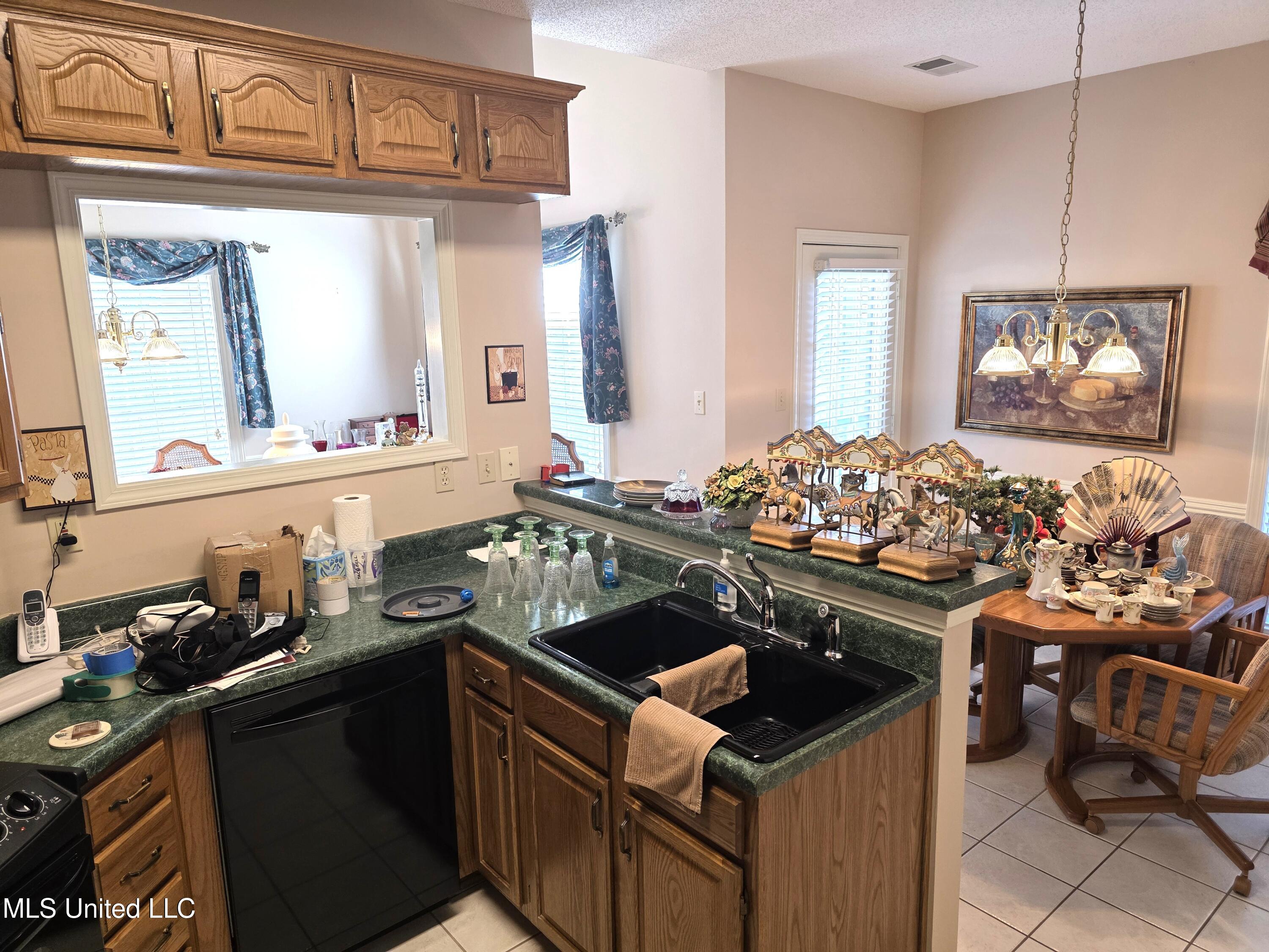 8318 Waverly Cove Olive Branch, MS 38654 - Photo 7 of 32 Kitchen 02