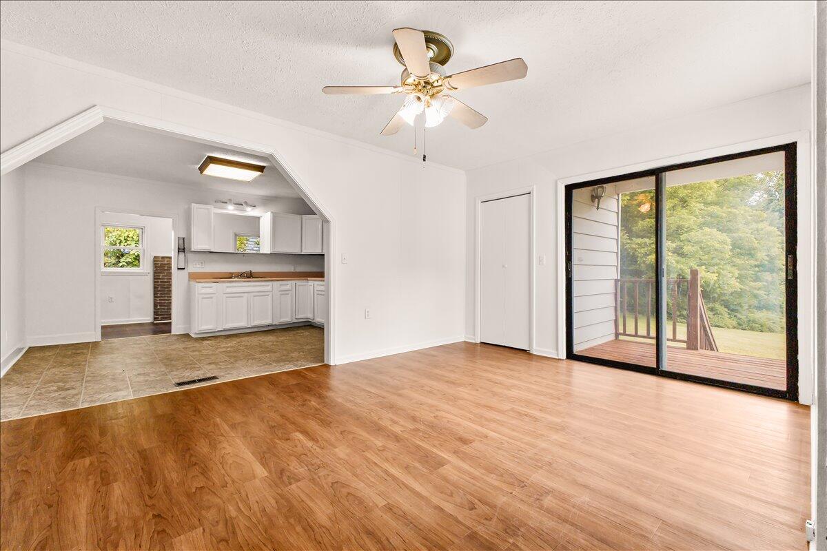95 Spring Street Rocky Mount, VA 24151 - Photo 5 of 31 16-95 Spring St-16
